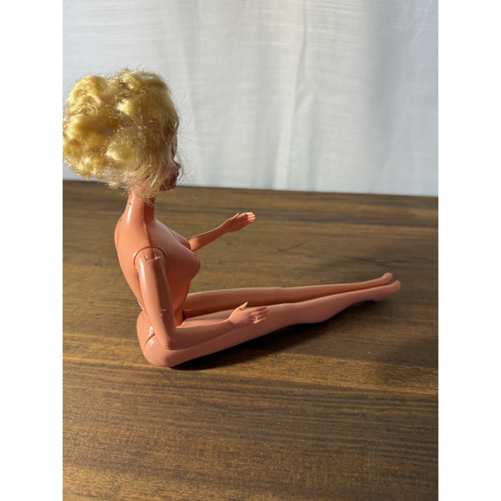 Vintage 1980s Barbie Doll Blonde Blue Eyes Twist Waist Philippines Mattel Nude - Picture 5 of 10